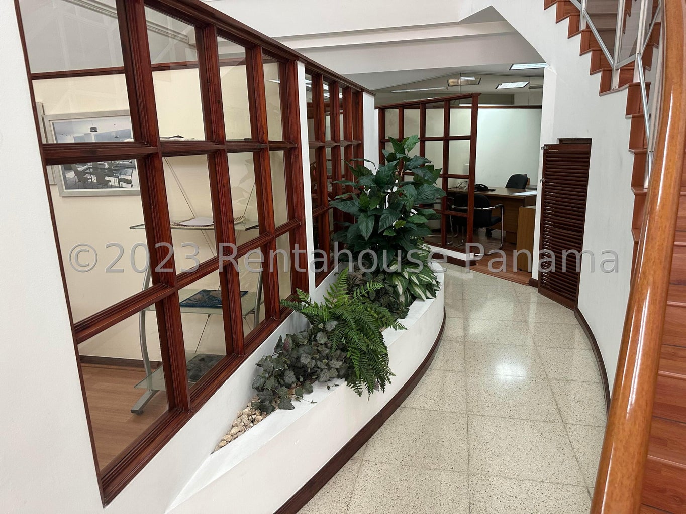 Oficina Corporativa en Alquiler - Commercial Property